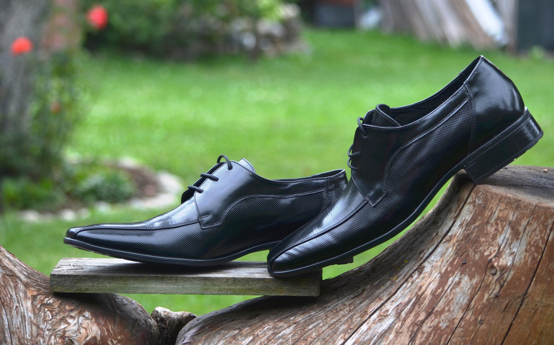 5 Reasons Why Do Your Leather Shoes Squeak And How To Avoid It